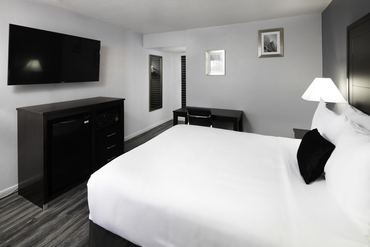 Red Lion Inn & Suites Tucson Downtown Bagian luar foto