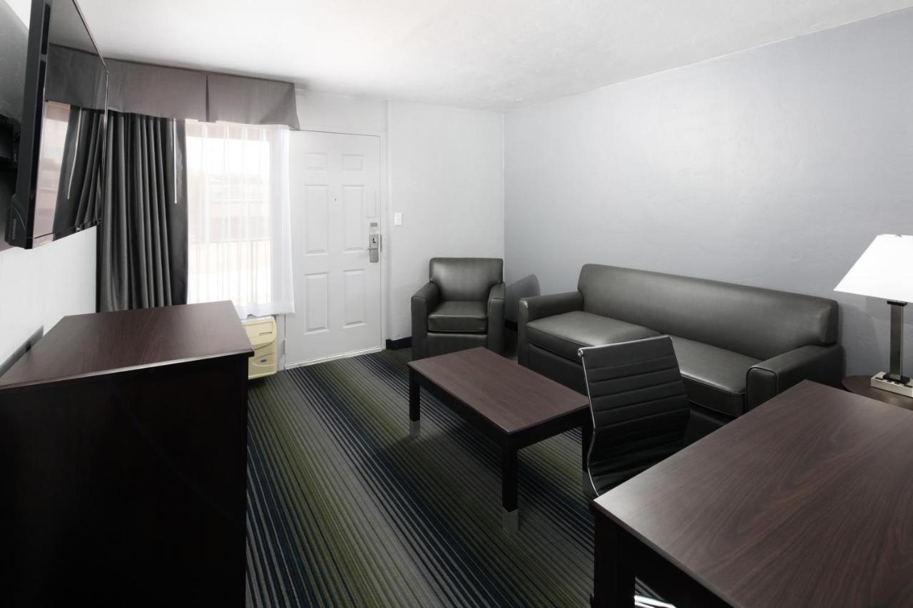 Red Lion Inn & Suites Tucson Downtown Bagian luar foto