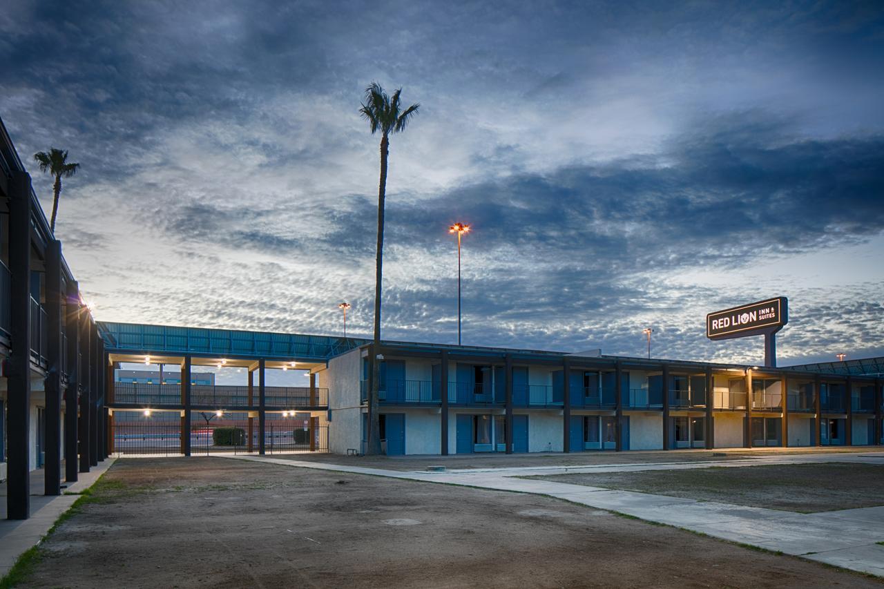 Red Lion Inn & Suites Tucson Downtown Bagian luar foto
